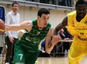 Charles Nkaloulou, rebote y anotación para el Zornotza ST