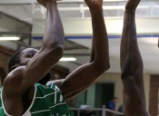 El Lucentum asesta un frenazo al acceso del Zornotza a la zona de cabeza