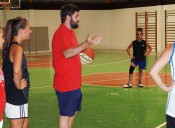 Las entrenadoras y entrenadores del Zornotza ST, reunidos perfilando la temporada