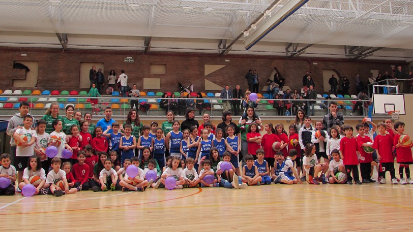 Diversión y mucho baloncesto en la Topaketa de Saski Eskola